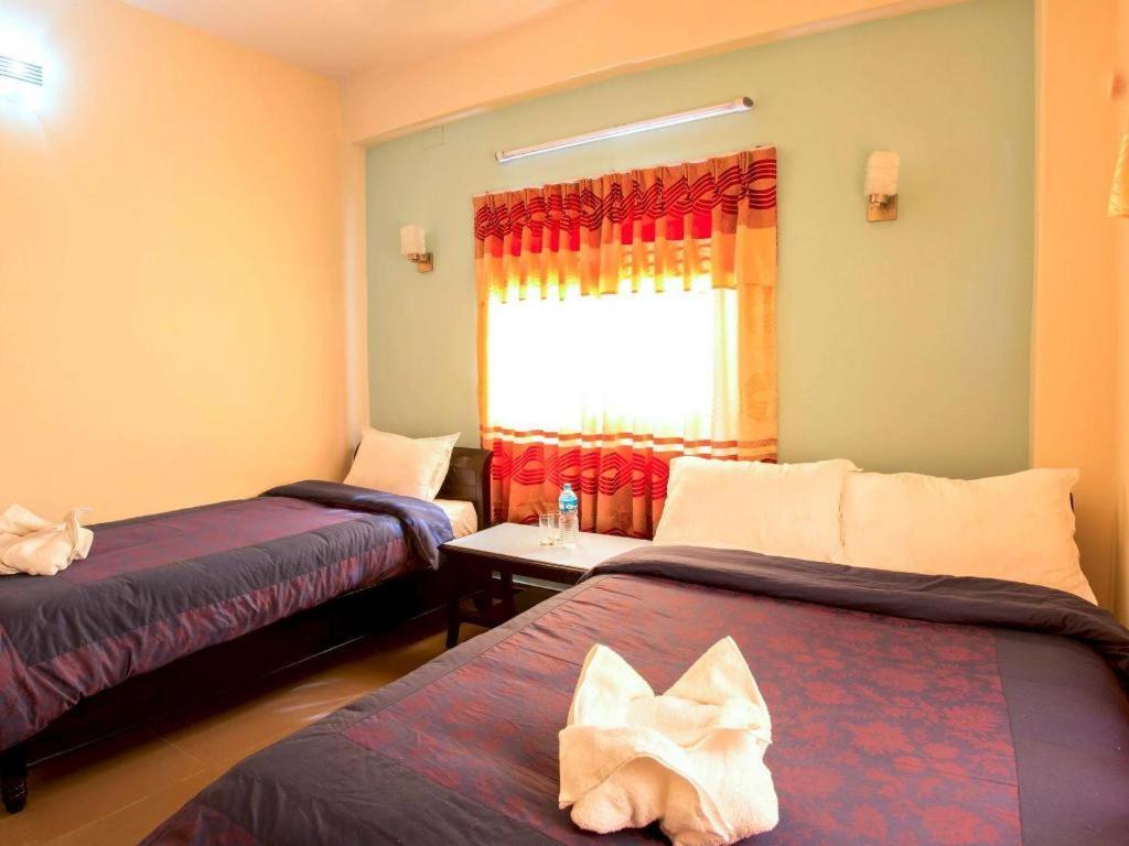โฮเต็ล เอเทรียม Hotel โพคารา ภายนอก รูปภาพ