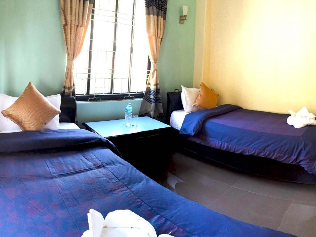 โฮเต็ล เอเทรียม Hotel โพคารา ภายนอก รูปภาพ