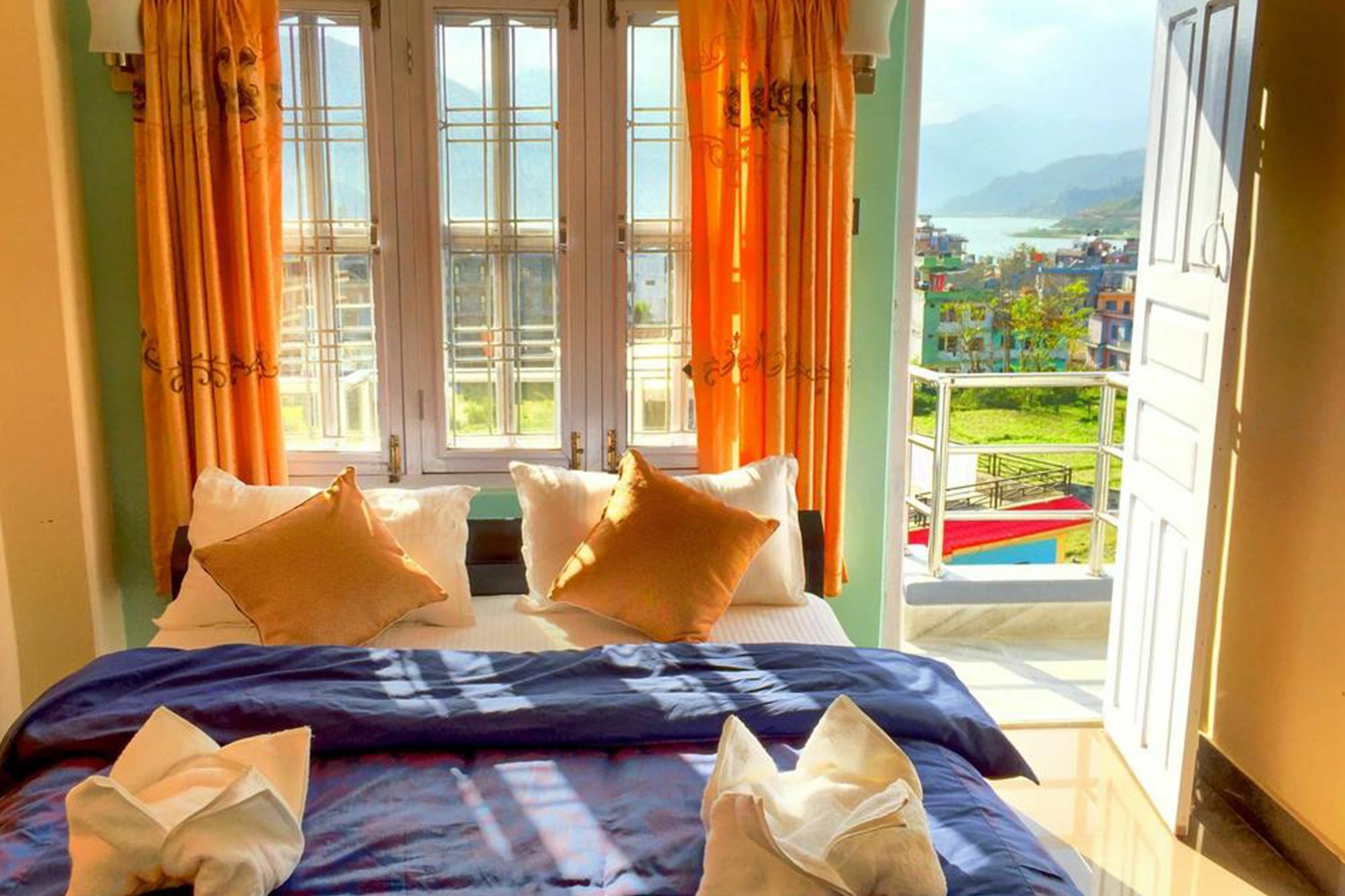 โฮเต็ล เอเทรียม Hotel โพคารา ภายนอก รูปภาพ