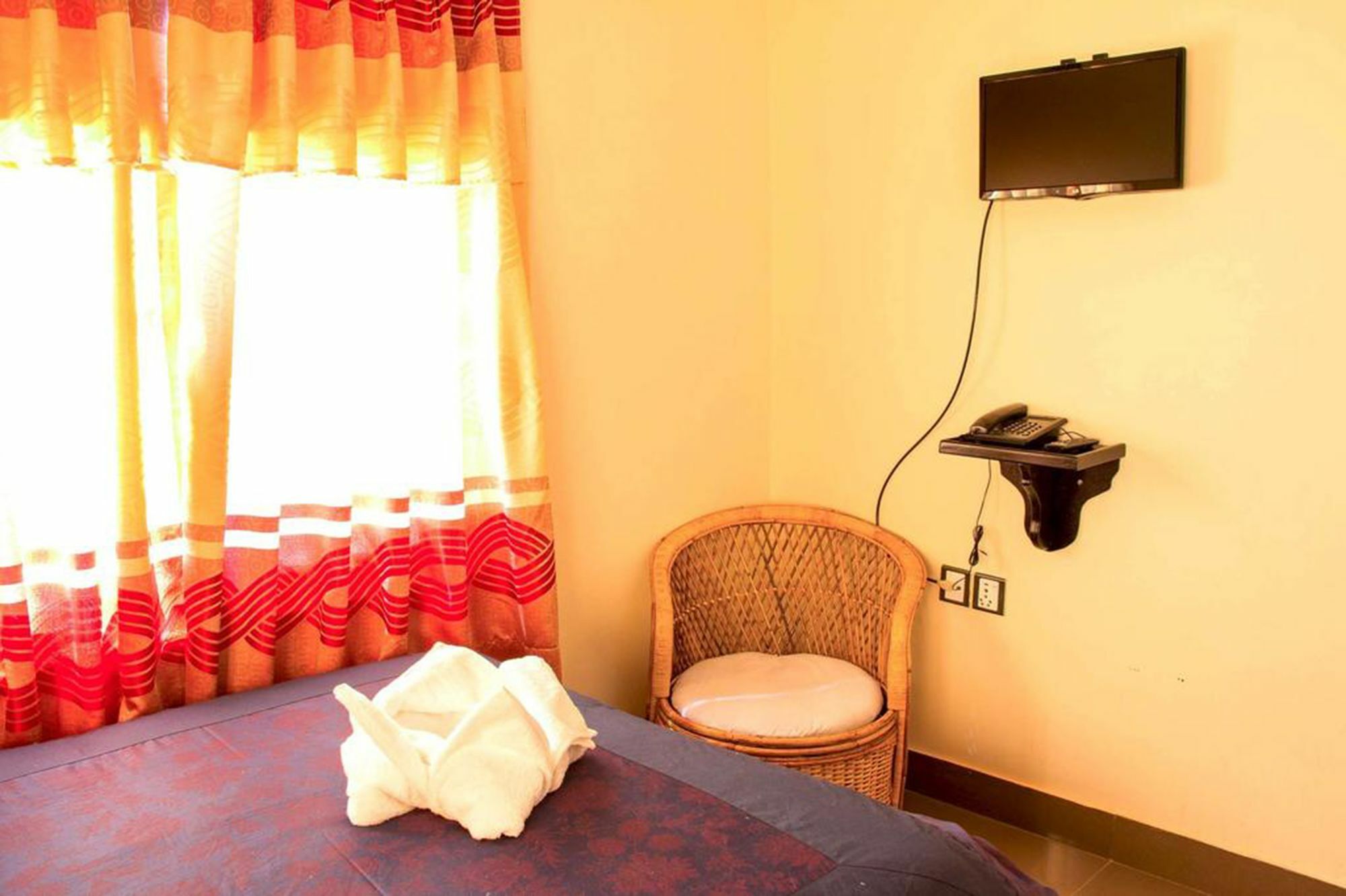 โฮเต็ล เอเทรียม Hotel โพคารา ภายนอก รูปภาพ