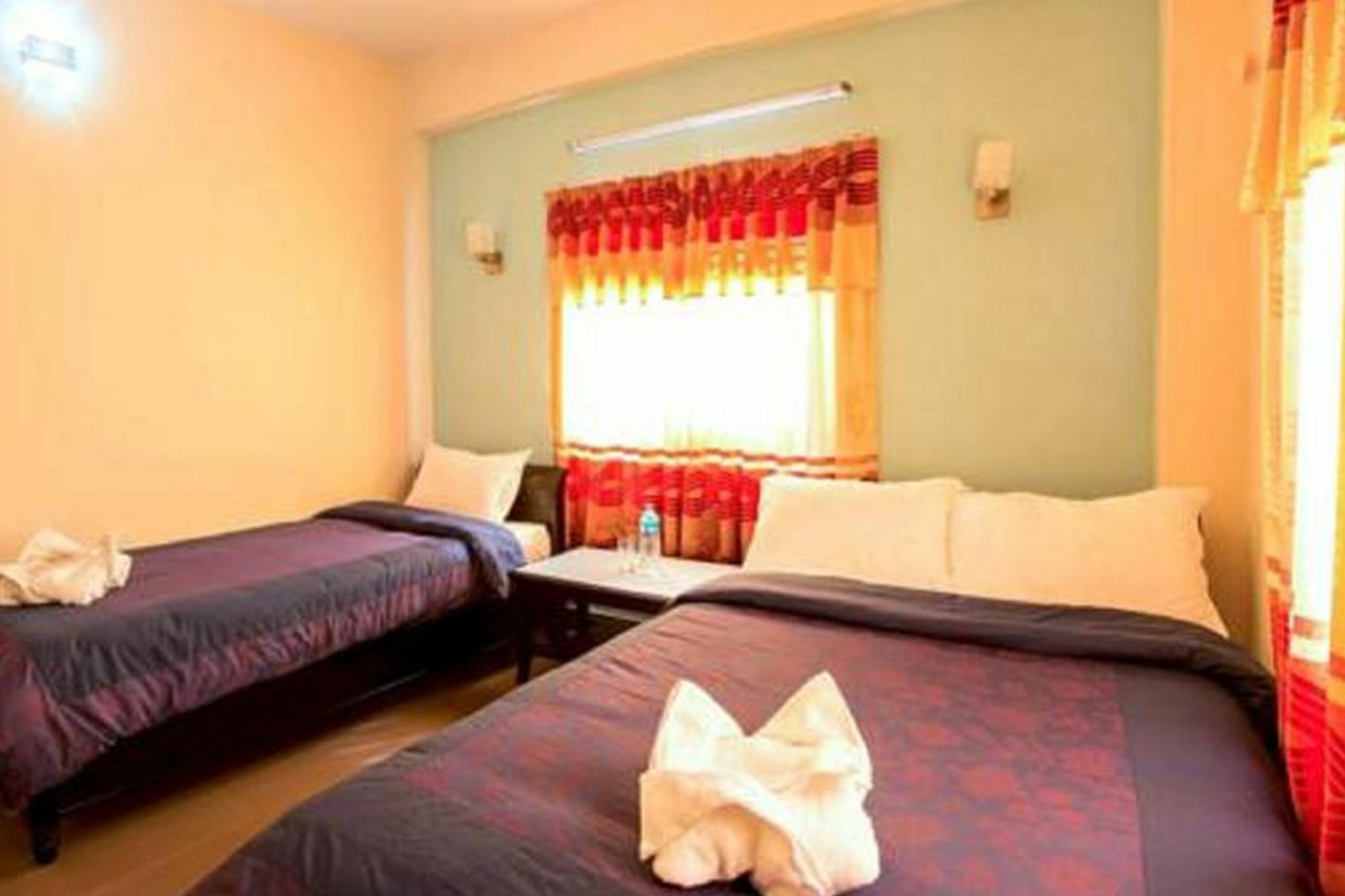 โฮเต็ล เอเทรียม Hotel โพคารา ภายนอก รูปภาพ