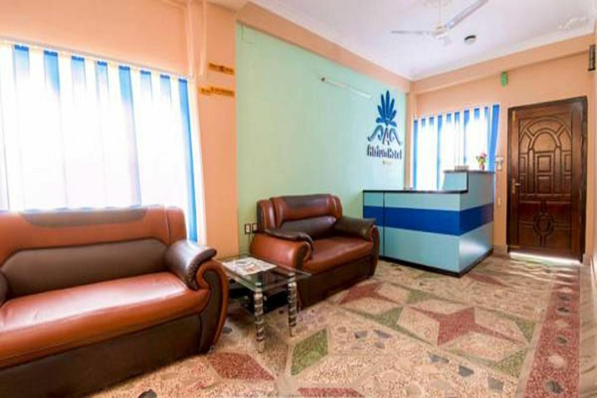 โฮเต็ล เอเทรียม Hotel โพคารา ภายนอก รูปภาพ